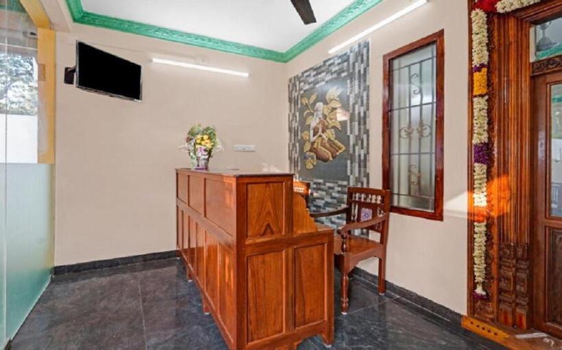 בית מלון כפרי Sri Saveraa Residency