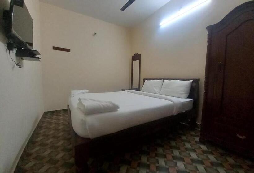 בית מלון כפרי Sri Saveraa Residency