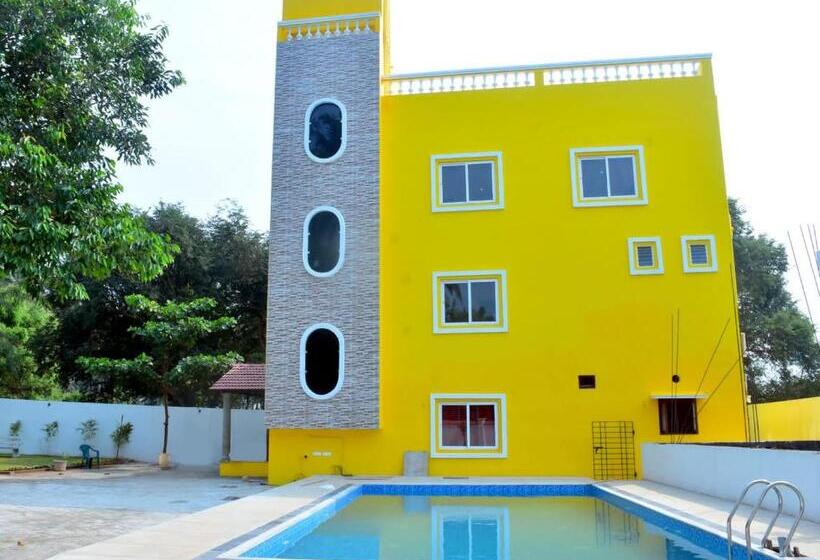 בית מלון כפרי Sri Saveraa Residency