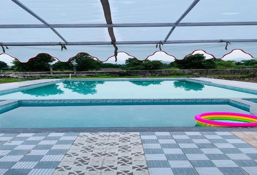 בית מלון כפרי Vasant Vihar Resort