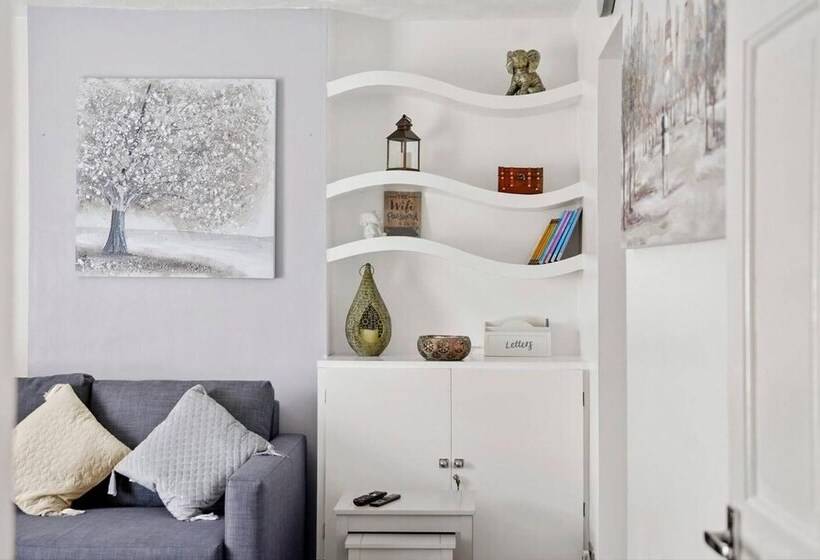 Lovely 2 Bed Home In Bletchley Milton Keynes