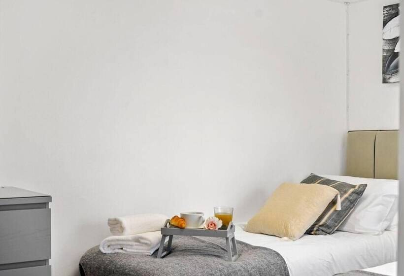 Lovely 2 Bed Home In Bletchley Milton Keynes