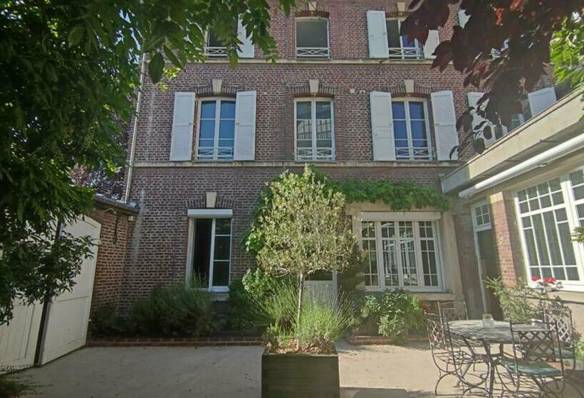 Maison De Maître, Un Coin De Verdure En Hyper Centre