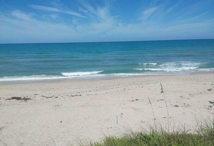 Melbourne Beach Ocean Front House On 1.2 Acres