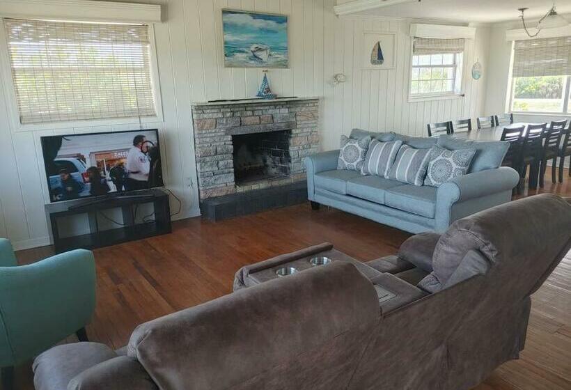 Melbourne Beach Ocean Front House On 1.2 Acres