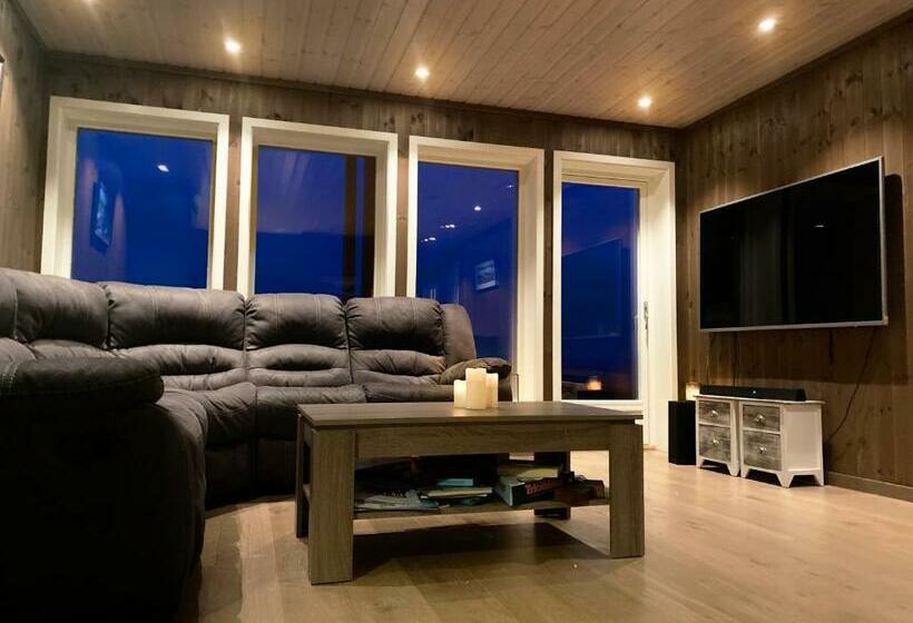 Peaceful Ski In Mountain Residence W/spectacular View