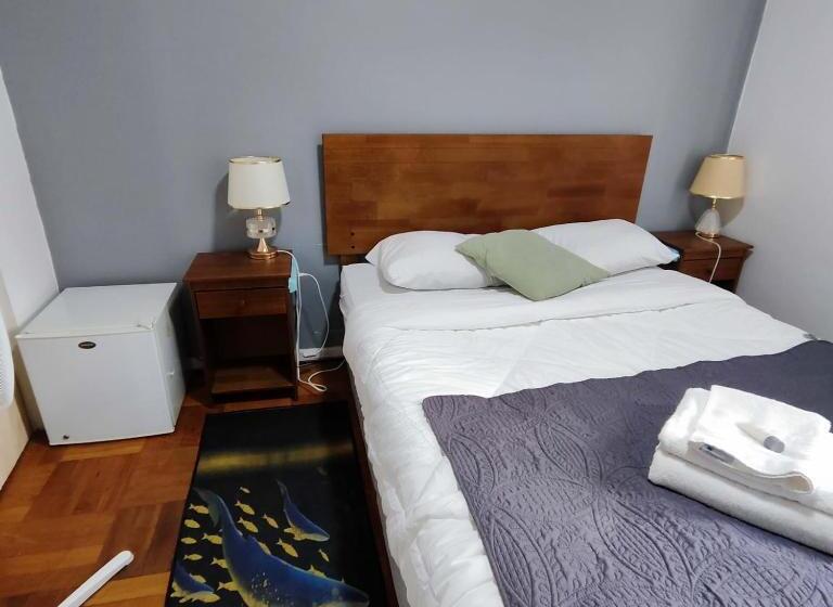 פנסיון Hostal Suzi