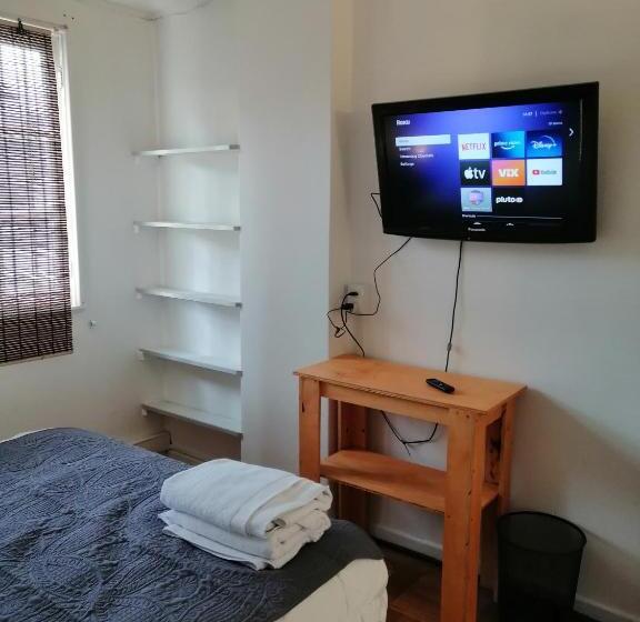 פנסיון Hostal Suzi