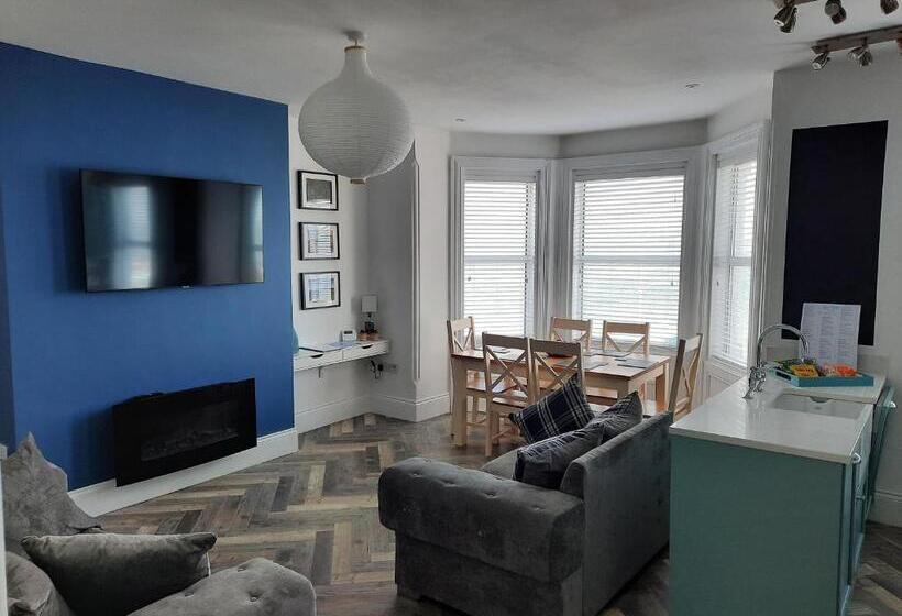 Seacliff Road Luxury Apartments