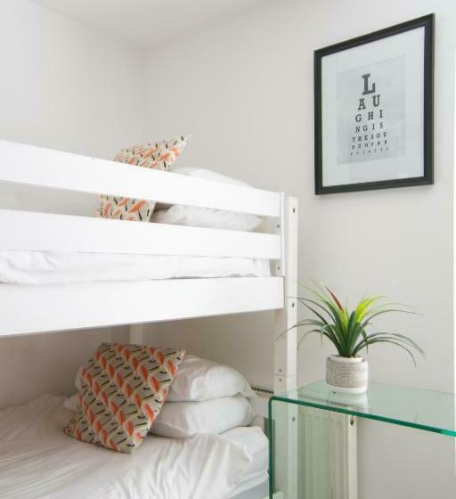 Sleeps 16 With Style And Space  And A Hot Tub!