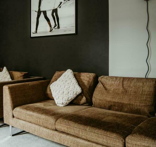 Sleeps 16 With Style And Space  And A Hot Tub!