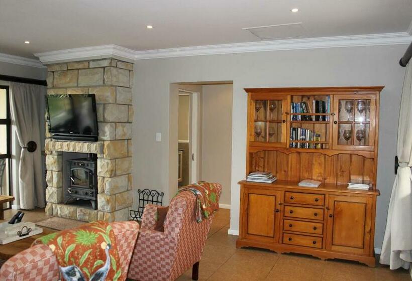 Sunbird Haven Self Catering Sleeps 8