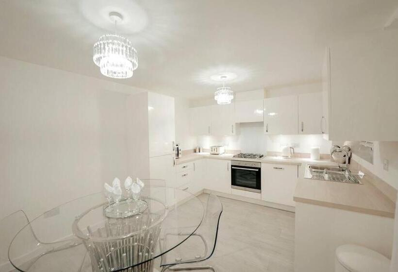 Willow Heights Modern 5 7 Persons/3 Bed Detached