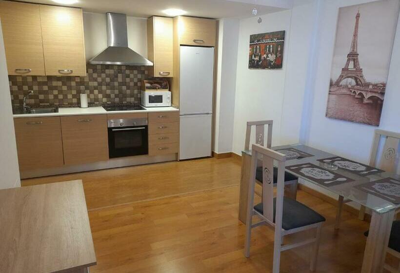 1f, Aire Acondic, 80m2, 2 Dormitorios, 4 Huéspedes, Wifi Gratis