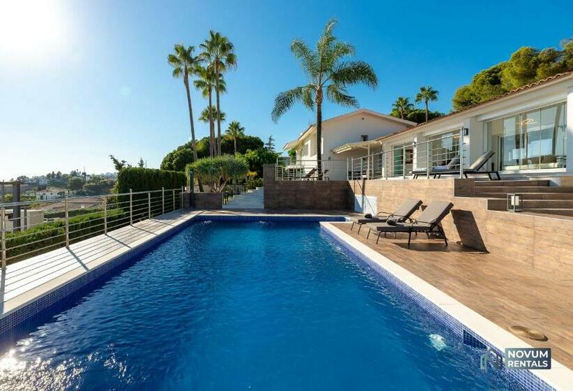 5 Bdrm Hidden Gem With Heated Pool And Sea Views