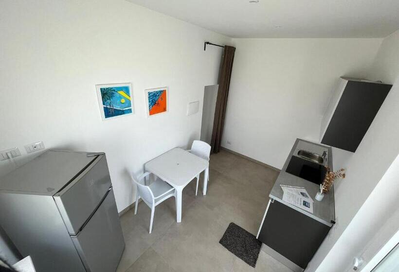 مبيت وإفطار Poolside