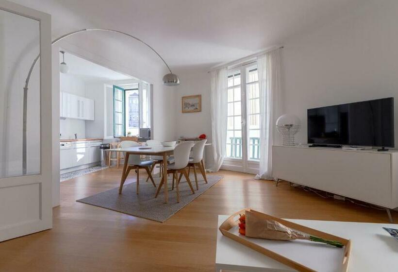 Bel Appartement Bourgeois Au Centre Ville De Biarritz