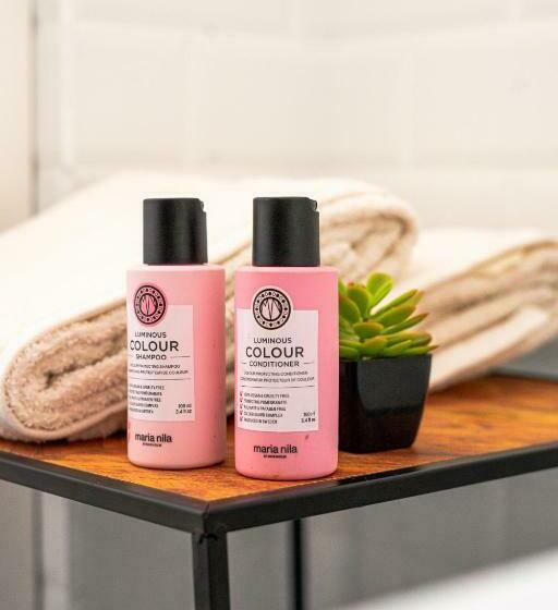 Central And Modern Apartment With Free Parking