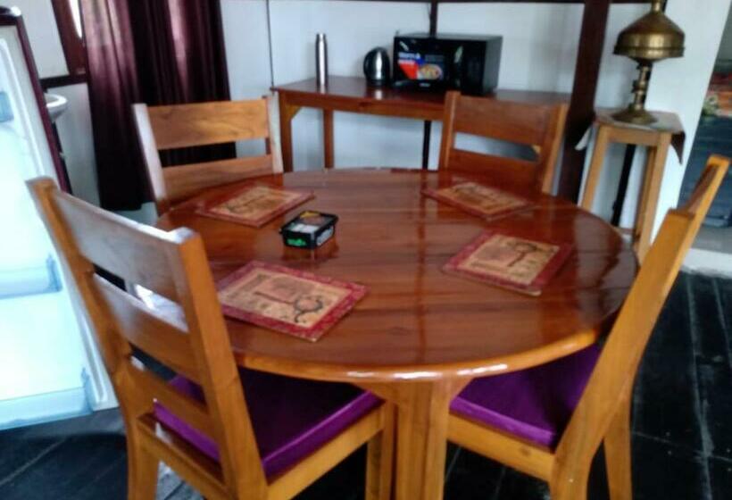 Chang Ghar    An 1 Bedroom Independent Homestay