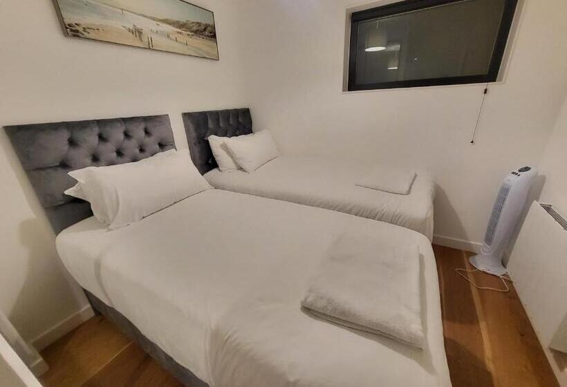 City Centre Stylish Apartment Croydon Free Parking Provided