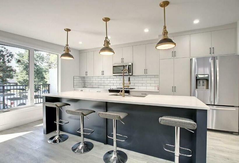 Elite Whispers Of Glenbrook