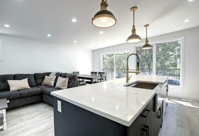 Elite Whispers Of Glenbrook