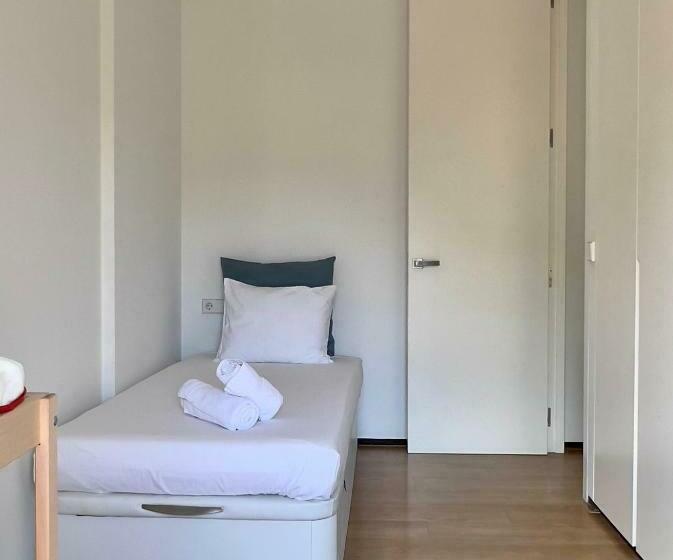 Els Pins    Casa Amb Piscina A Tocar De Banyoles