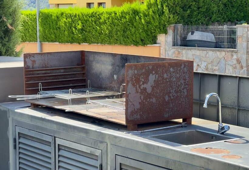 Els Pins    Casa Amb Piscina A Tocar De Banyoles