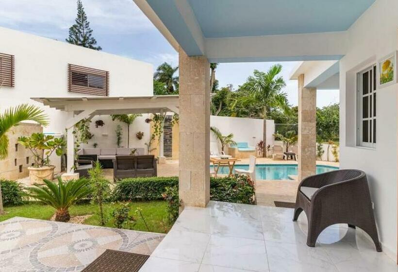 Hermosa Villa En Sosúa A Tan Solo 3 Minutos De La Playa