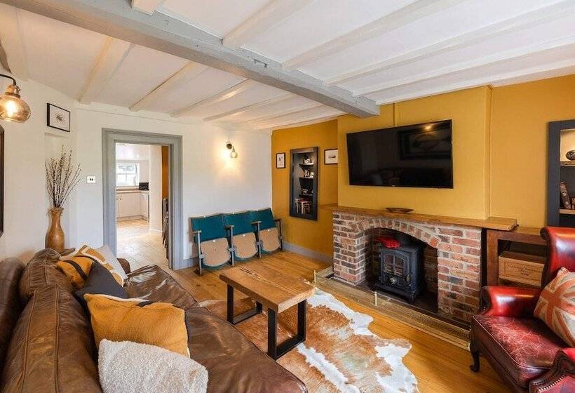 Host Stay Virginia House