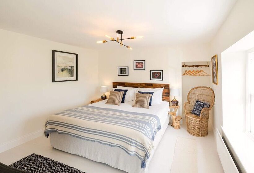 Host Stay Virginia House