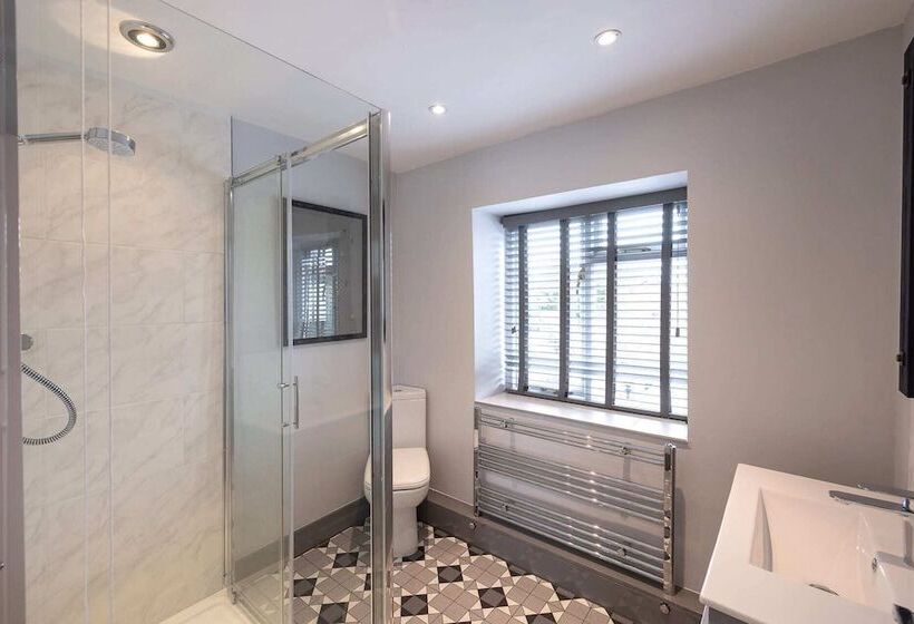 Host Stay Virginia House