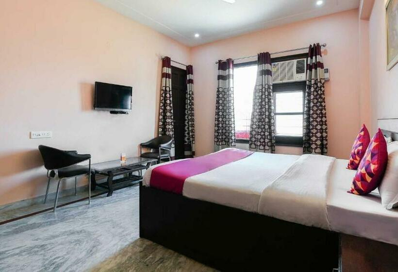 فندق Collection O The Orchid  Near Omaxe Celebration Mall