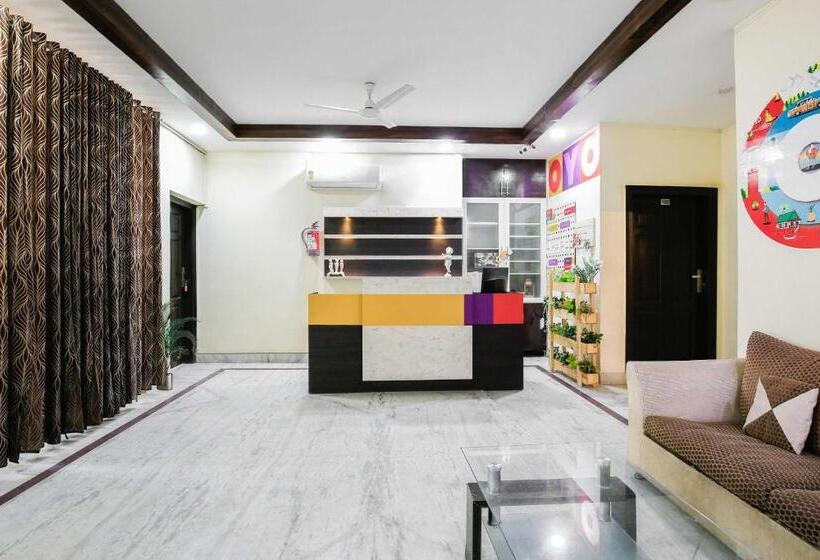 فندق Collection O The Orchid  Near Omaxe Celebration Mall