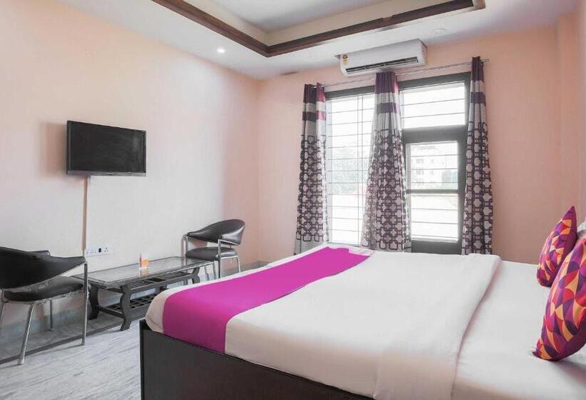 فندق Collection O The Orchid  Near Omaxe Celebration Mall