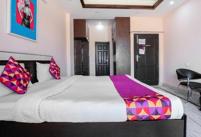 فندق Collection O The Orchid  Near Omaxe Celebration Mall