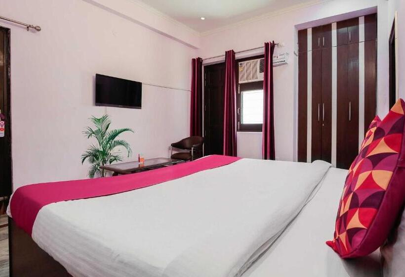 فندق Collection O The Orchid  Near Omaxe Celebration Mall