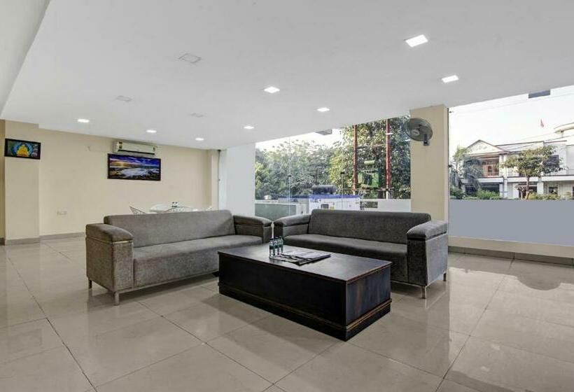 فندق Treebo Noida Grand