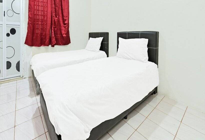 Отель Oyo 90596 Casaria Inn