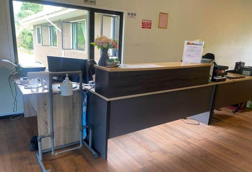 בית מלון כפרי Oyo 90616 George Adventure Base