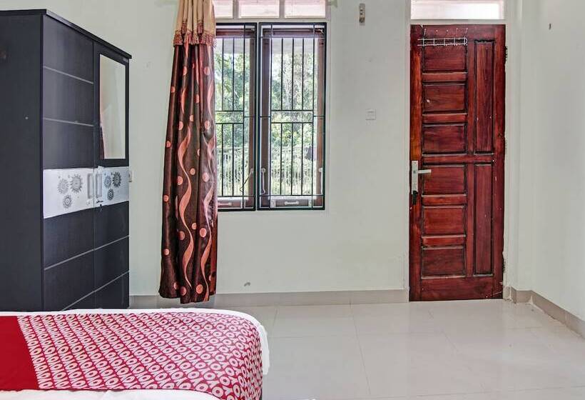 호텔 Oyo 91642 Fhazel Residence Syariah