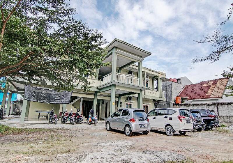 호텔 Oyo 91642 Fhazel Residence Syariah