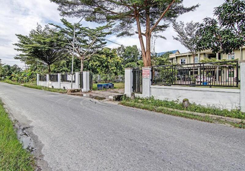 호텔 Oyo 91642 Fhazel Residence Syariah