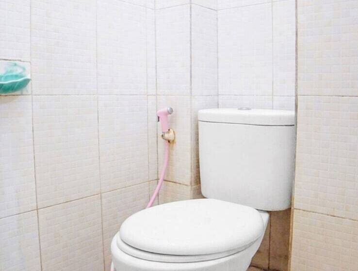 هتل Oyo 91647 Sanina Residence