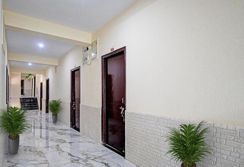 فندق Oyo 92779 The Green Akress