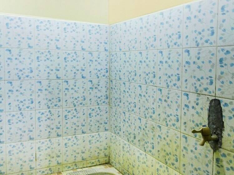 酒店 Spot On 91606 Nadin Guest House