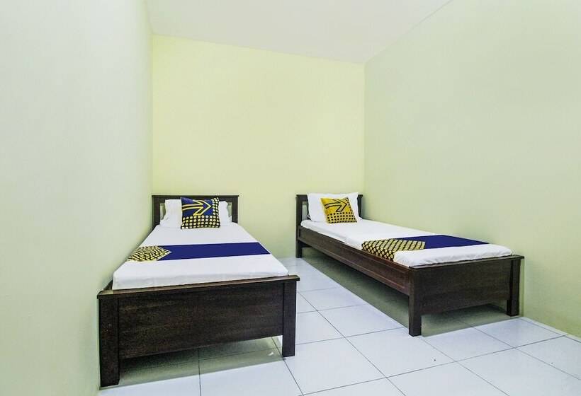 酒店 Spot On 91606 Nadin Guest House