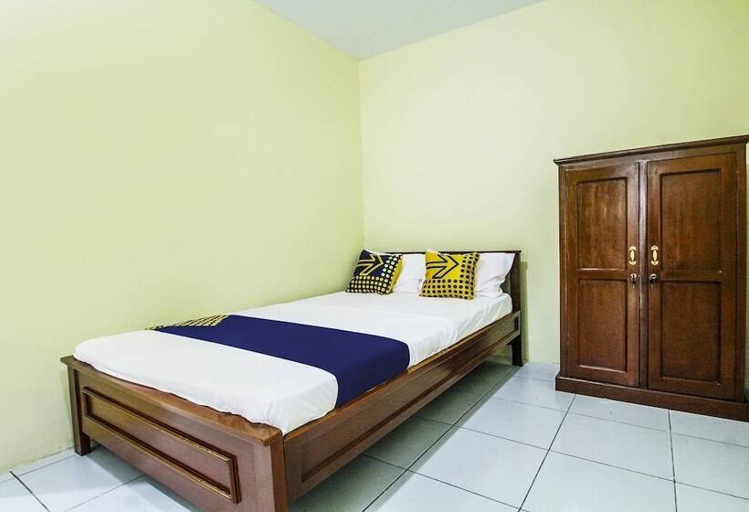 酒店 Spot On 91606 Nadin Guest House