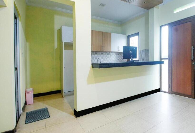 酒店 Spot On 91606 Nadin Guest House