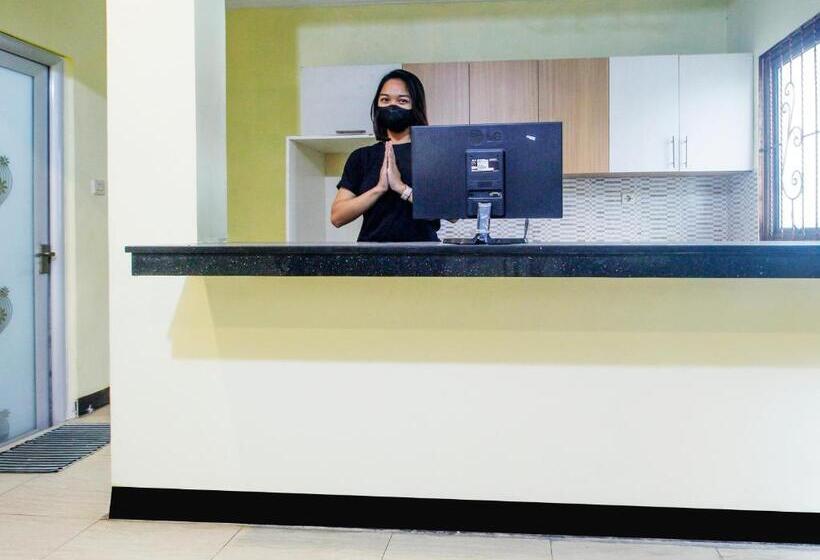 酒店 Spot On 91606 Nadin Guest House